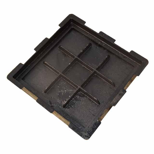 El hormigón cuadrado llenó la cubierta de boca ahuecada del cemento de la cubierta de boca del arrabio