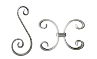 El martillo forjó el tipo ornamental decorativo voluta de las piezas C/S del hierro para la cerca