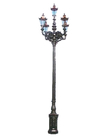 Altura 3M-10m del poste de la lámpara del arrabio de la decoración de cuatro brazos/del poste de la luz del arrabio