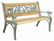 Eche el banco de parque de madera antiguo del hierro de las piezas de los muebles al aire libre ornamentales del jardín